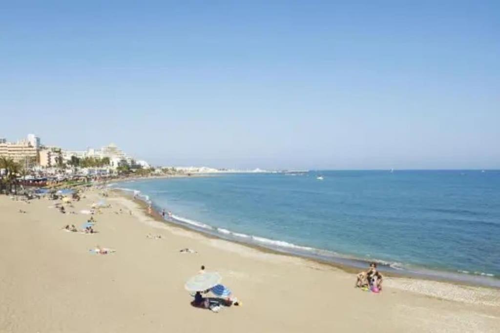 Elegante Alojamiento Con Piscina A 200 M Del Mar. Lägenhet Benalmádena Exteriör bild