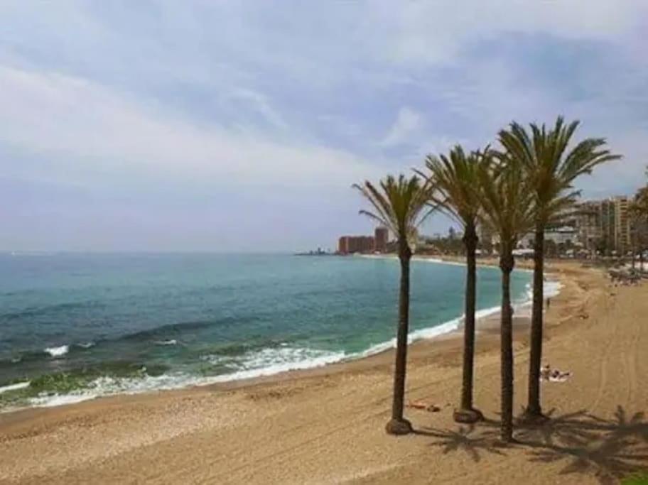 Elegante Alojamiento Con Piscina A 200 M Del Mar. Lägenhet Benalmádena Exteriör bild