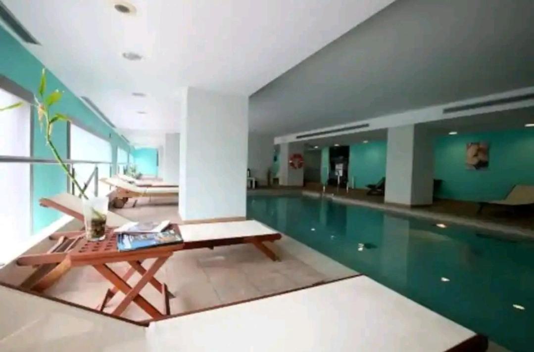 Elegante Alojamiento Con Piscina A 200 M Del Mar. Lägenhet Benalmádena Exteriör bild